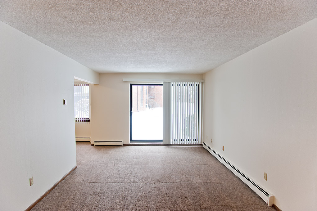 Photos Highland Village Apartments Duluth, MN